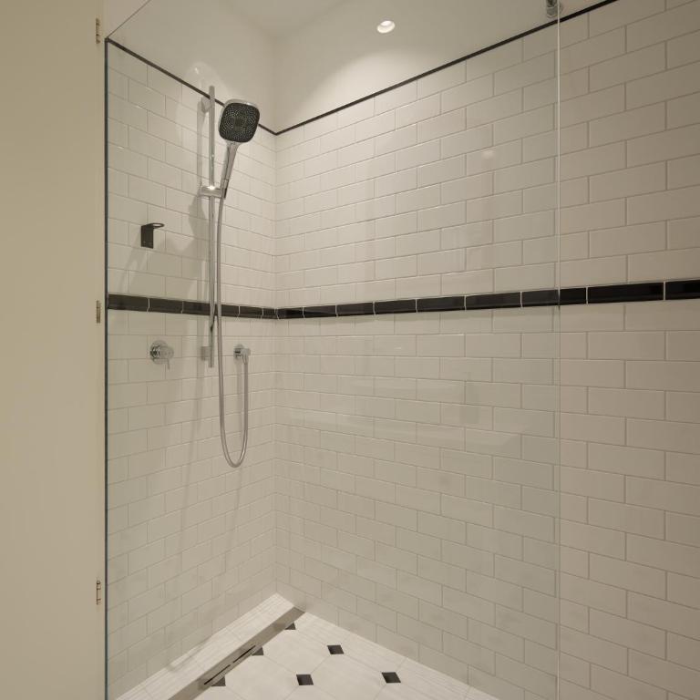 LIMIX Stays - Camera Matrimoniale con Bagno Privato - 11