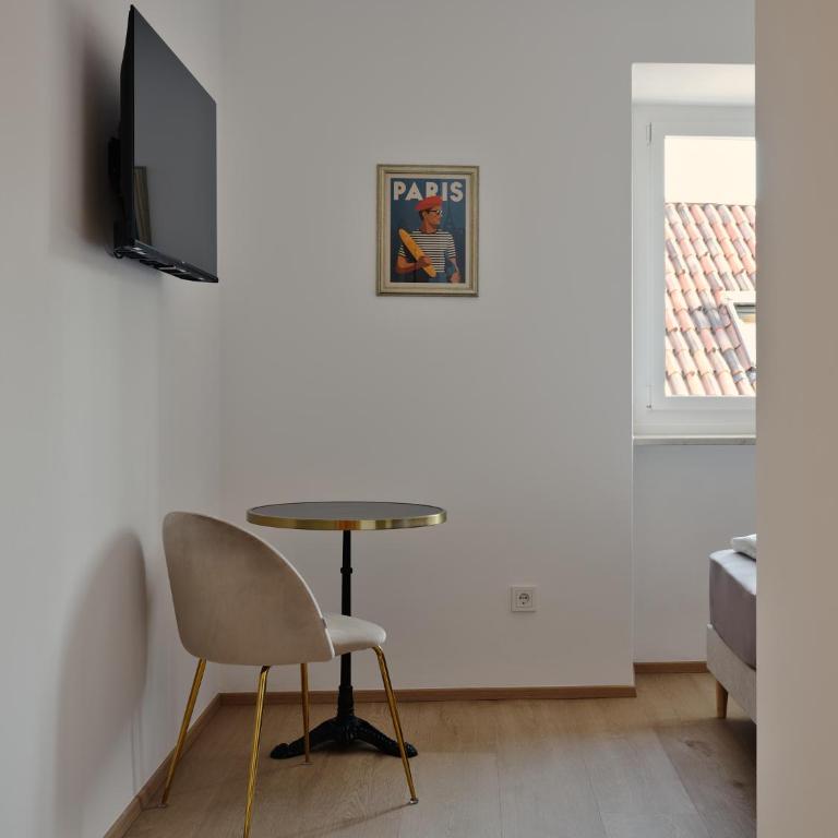 LIMIX Stays - Camera Matrimoniale con Bagno Privato - 10