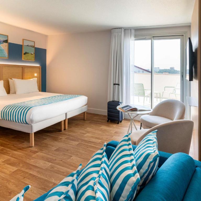 ibis Styles Biarritz Plage - Chambre Familiale avec Terrasse - Vue sur Mer - 1