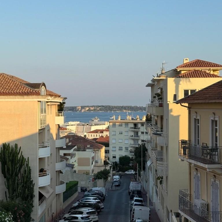 Le Clairfontaine - Stylish city-centre accommodation in Cannes - Sea view - Perfect for work and relaxation - 10 min walking distance of Palais des festivals and beaches - Apartment mit 1 Schlafzimmer - Meerseite - 6