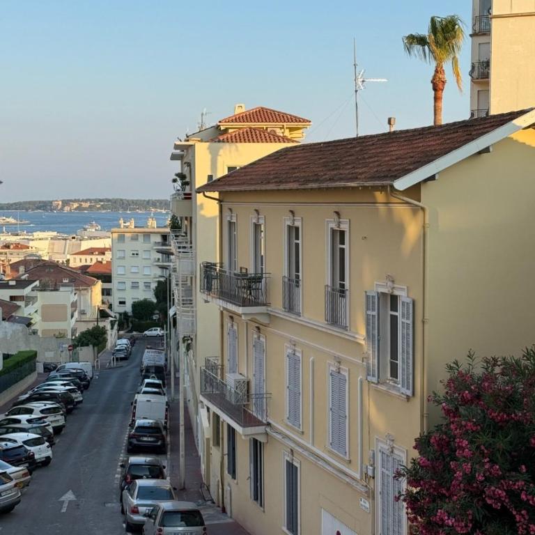 Le Clairfontaine - Stylish city-centre accommodation in Cannes - Sea view - Perfect for work and relaxation - 10 min walking distance of Palais des festivals and beaches - Apartment mit 1 Schlafzimmer - Meerseite - 29