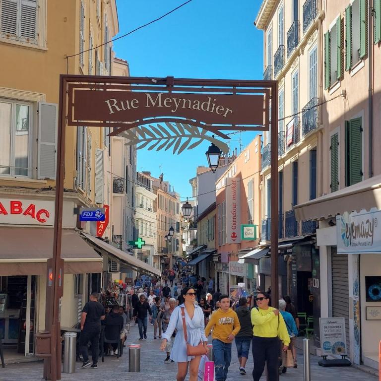 Le Clairfontaine - Stylish city-centre accommodation in Cannes - Sea view - Perfect for work and relaxation - 10 min walking distance of Palais des festivals and beaches - Apartment mit 1 Schlafzimmer - Meerseite - 33
