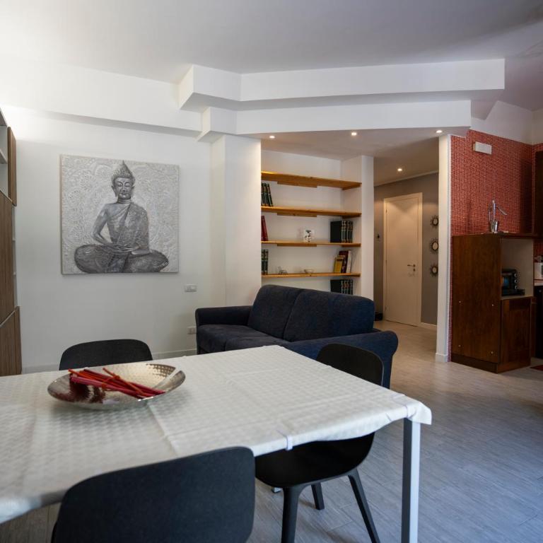 B&B in Salerno City Center - Vacation Apartment near the Train Station & Top Salerno Attractions - Appartamento con 1 Camera da Letto e Balcone - 1