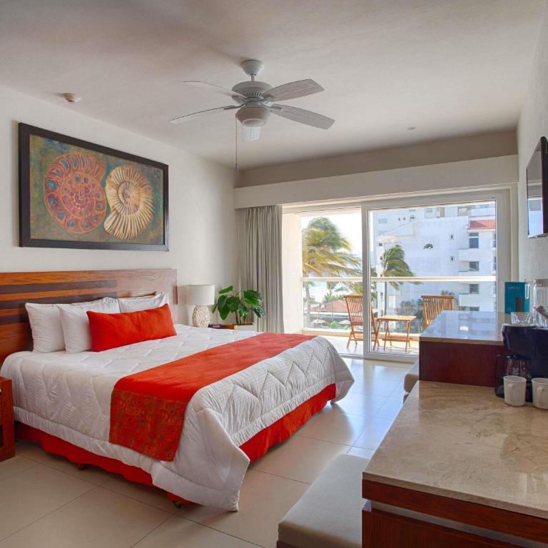 Marival Emotions Resort & Suites Riviera Nayarit by Mercure - Habitación Resort Club con cama extragrande, balcón y bañera - 1