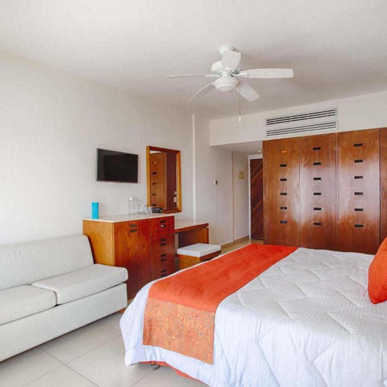 Marival Emotions Resort & Suites Riviera Nayarit by Mercure - Habitación Resort Club con cama extragrande, balcón y bañera - 4