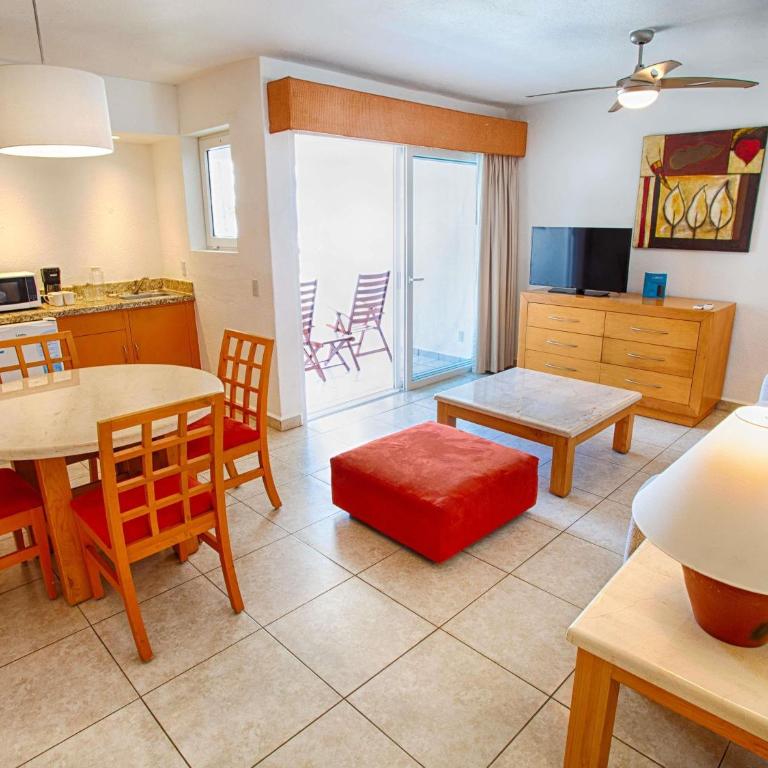 Marival Emotions Resort & Suites Riviera Nayarit by Mercure - Suite de 1 dormitorio con cama extragrande, sofá cama, dos baños y balcón o terraza - Frente al mar - 1