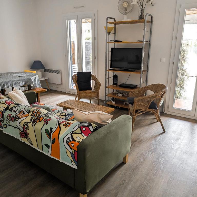 Le Mas de la Palmeraie - Appartement dans propriété privée au calme avec piscine et tennis - Maison 3 Chambres - 5