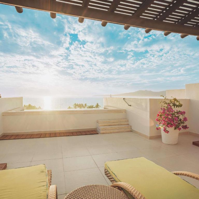 Marival Distinct All-Suites & World Spa - Handwritten Collection - One-Bedroom King Room with Balcony and Private Pool - Kitchen/Roof Top - 1