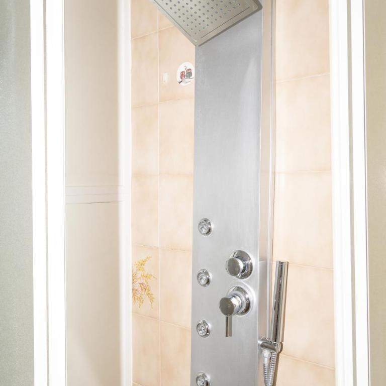 Casa Alice Bright Apartment Olympic Stadium - Appartamento con 1 Camera da Letto - 25