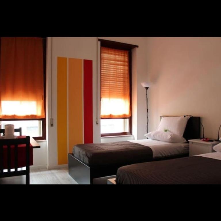 Intero appartamento con vista sul parco , stazione centrale - Appartamento con 3 Camere da Letto - 11