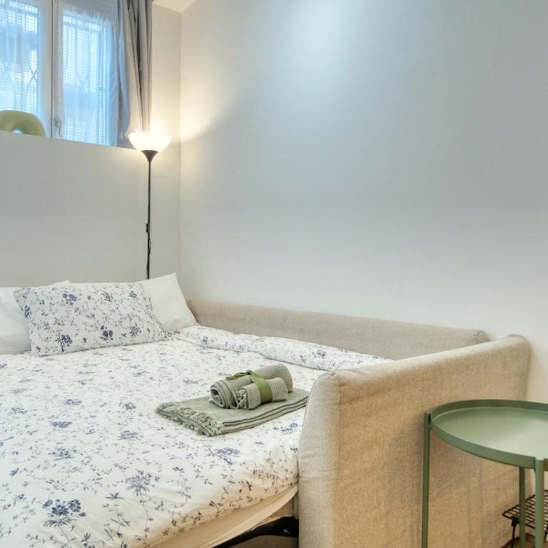 Stylish city apt - M4 Frattini, 15 mins to Duomo - Appartamento con 1 Camera da Letto - 17
