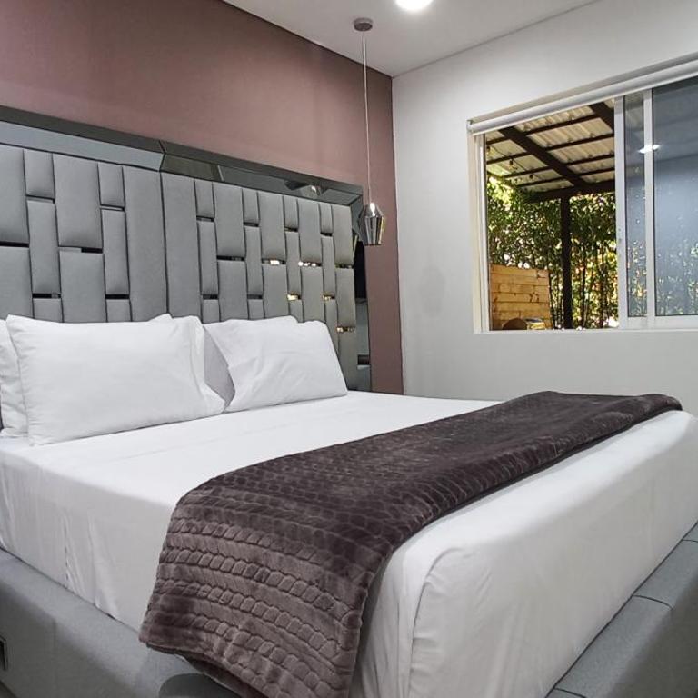 Hotel y Cabañas Parinzzi - Suite con bañera de hidromasaje - 13