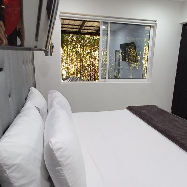Hotel y Cabañas Parinzzi - Suite con bañera de hidromasaje - 9