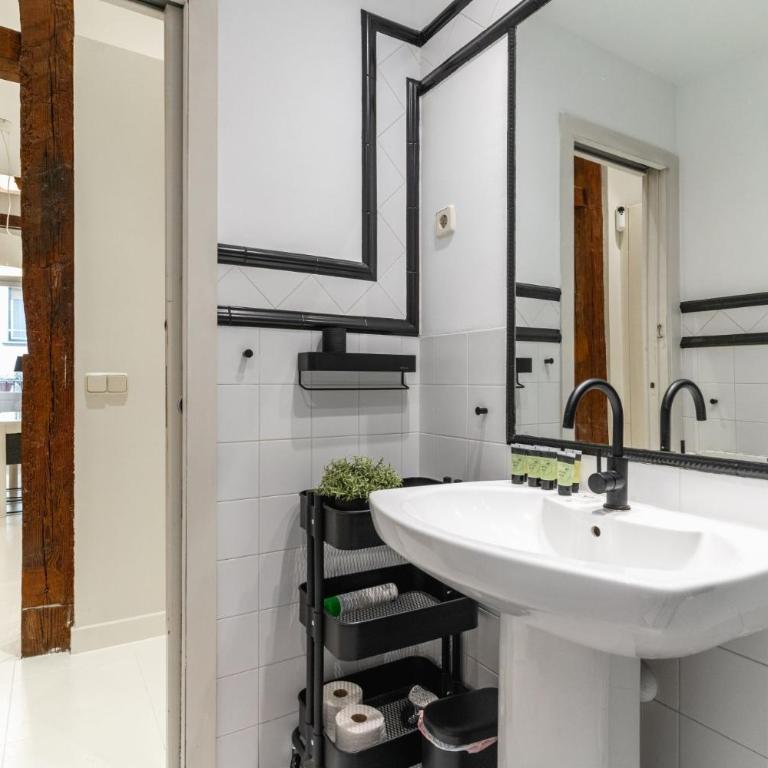 Spacious modern-3Bedrooms 2Bathrooms-Plaza Mayor - Apartamento de 3 dormitorios - 29