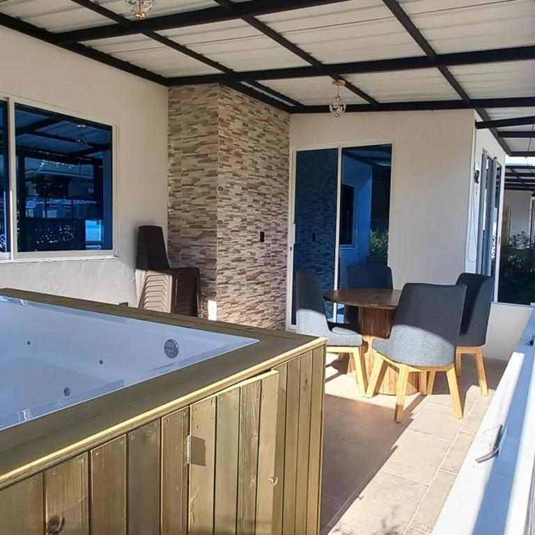 Hotel y Cabañas Parinzzi - Suite Deluxe con bañera de hidromasaje - 7