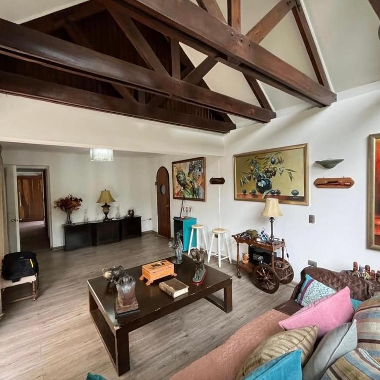 Lujosa, central y espaciosa - One-Bedroom Villa - 2