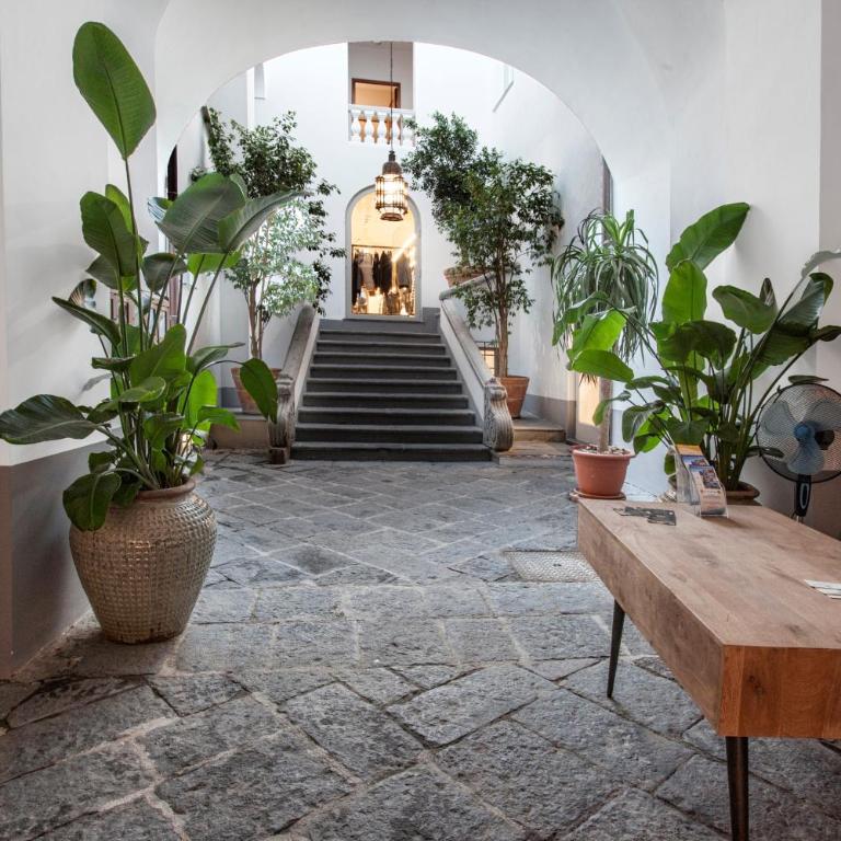 Amore Rentals - Maison Palazzo Correale - Appartamento con Balcone - 1
