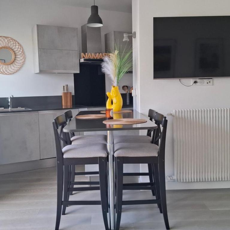Le Clairfontaine - Stylish city-centre accommodation in Cannes - Sea view - Perfect for work and relaxation - 10 min walking distance of Palais des festivals and beaches - Apartment mit 1 Schlafzimmer - Meerseite - 11