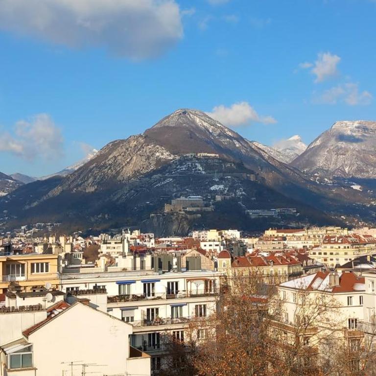 espace privé, balcon vue montagnes pour 1 à 4 personnes - Double Room with Private Bathroom - 1
