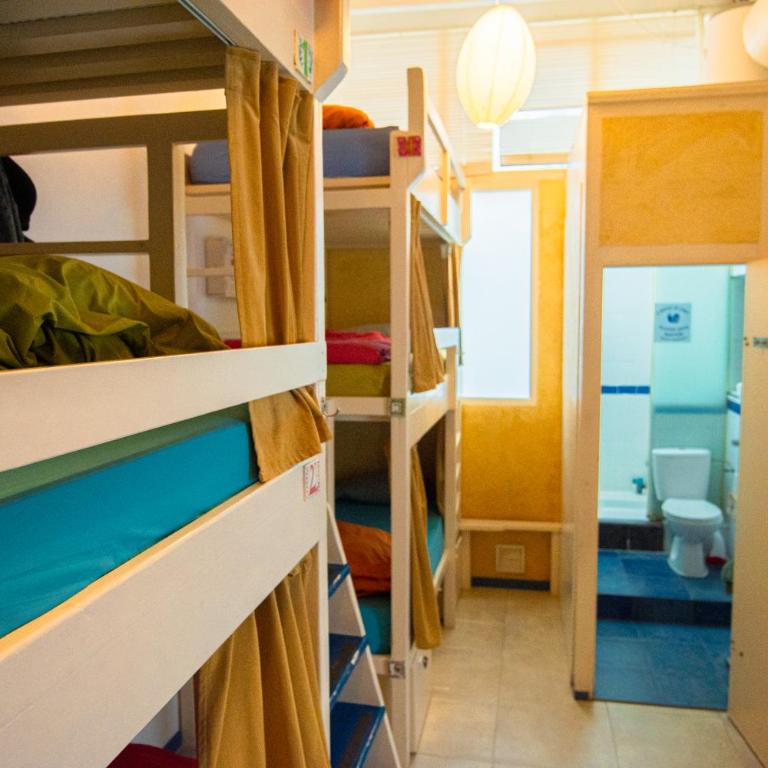 Casa Caracol - Cama en habitación compartida para mujeres de 7 camas con baño privado - 2