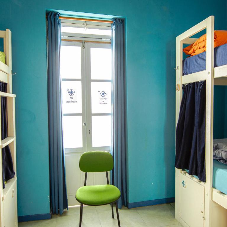 Casa Caracol - Cama en habitación compartida mixta de 4 camas con baño privado externo - 2
