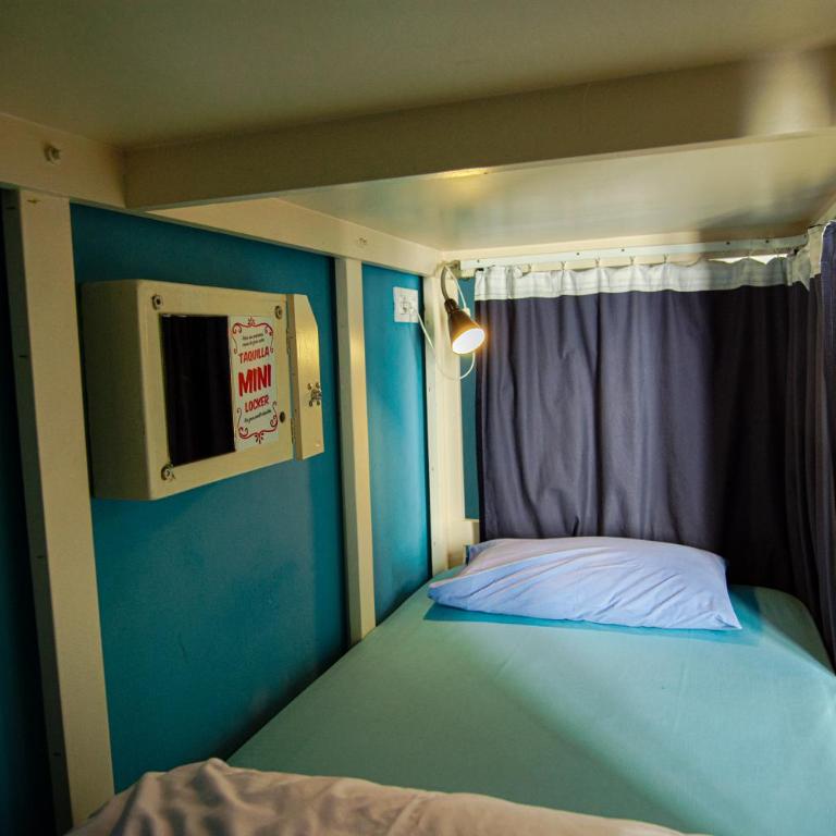 Casa Caracol - Cama en habitación compartida mixta de 4 camas con baño privado externo - 4