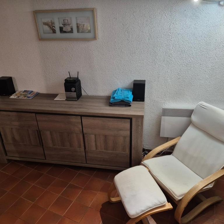 APT 65 M2 DANS VILLA AVEC PISCINE BANYULS SUR MER - One-Bedroom Apartment - 29