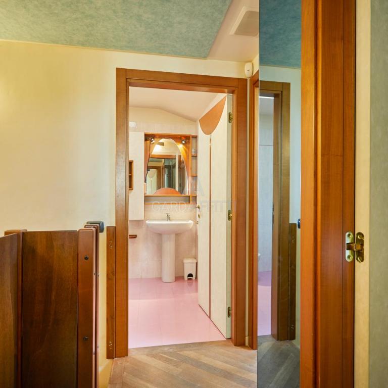 Platino Apartment - Jacuzzi privata con tre Piscine residenziali ed un bar a 200m dal Lago - Appartamentino su 2 Livelli - 23