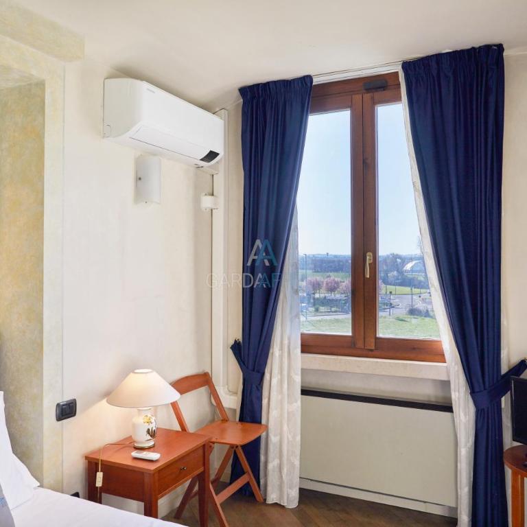 Platino Apartment - Jacuzzi privata con tre Piscine residenziali ed un bar a 200m dal Lago - Appartamentino su 2 Livelli - 22