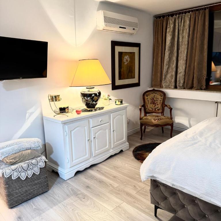 Hostel Pansion Lion - Deluxe Triple Room - 4