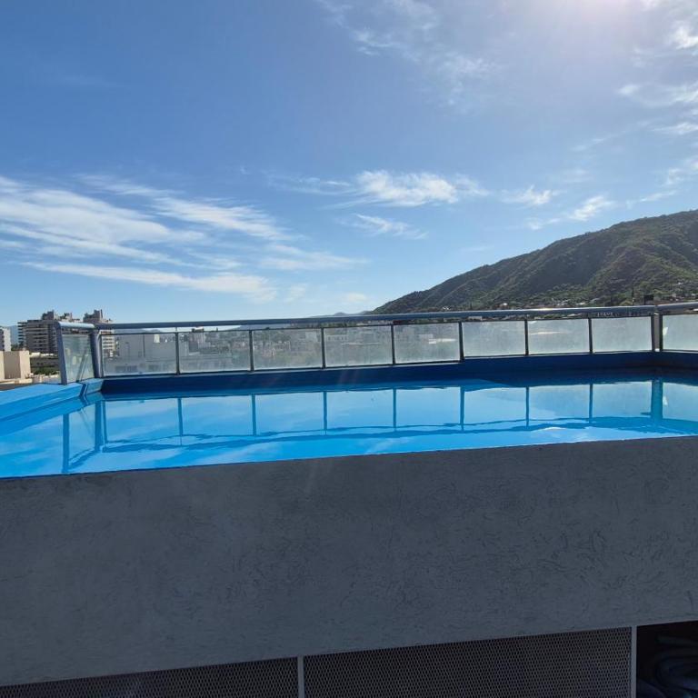Departamento pleno centro Carlos Paz con pileta - Apartamento de 1 dormitorio - 2