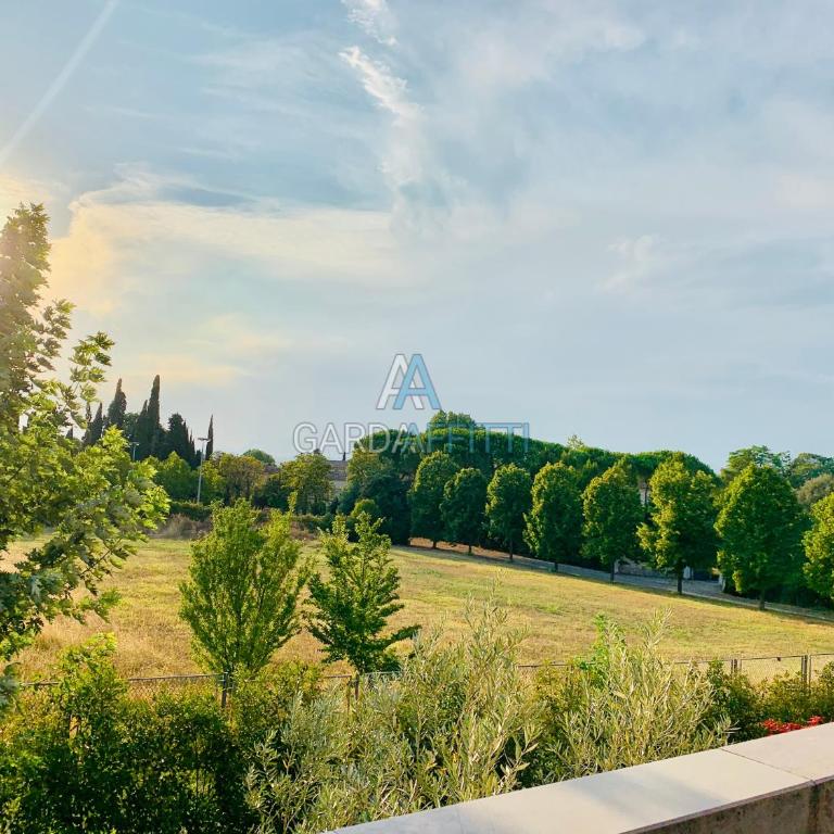 Platino Apartment - Jacuzzi privata con tre Piscine residenziali ed un bar a 200m dal Lago - Appartamentino su 2 Livelli - 10