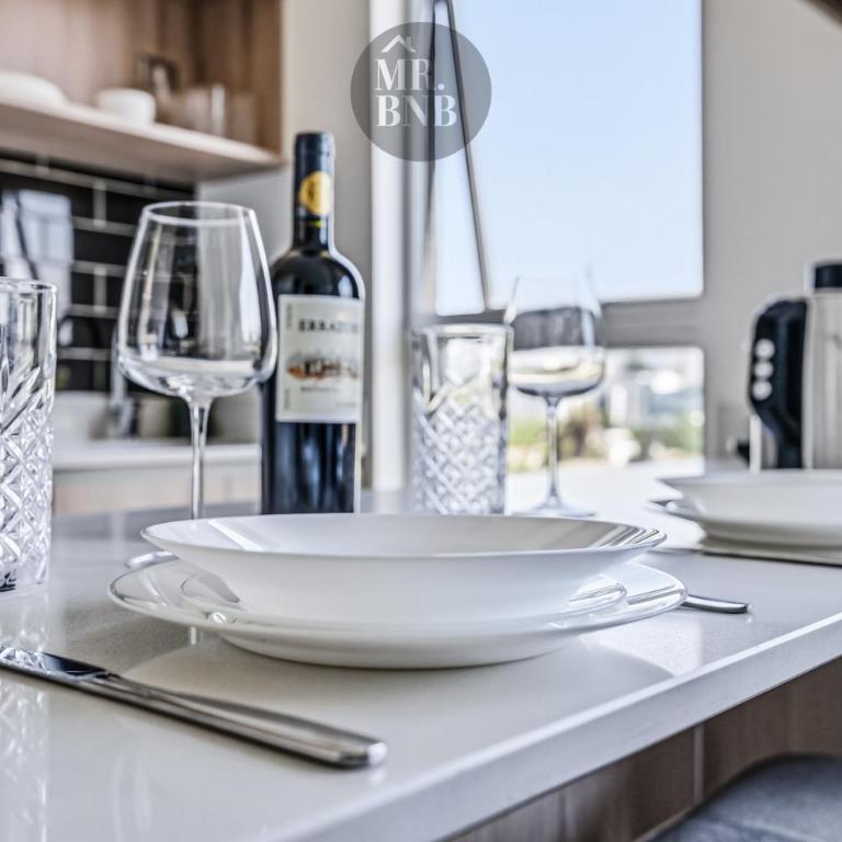 Capitan Orella Apartments by Mr BnB - One-Bedroom Apartment with View - 4