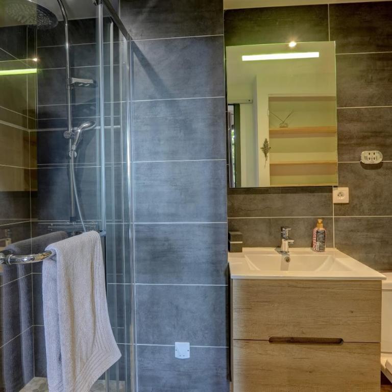 Cozy mezzanine dans bel immeuble HP Les Oliviers-4 - Appartamento con 1 Camera da Letto - 11