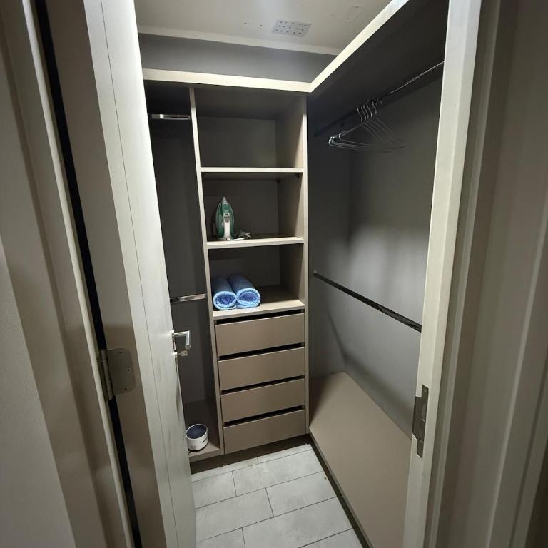 Air conditioning Beautiful downtown apartment - One-Bedroom Apartment - 16