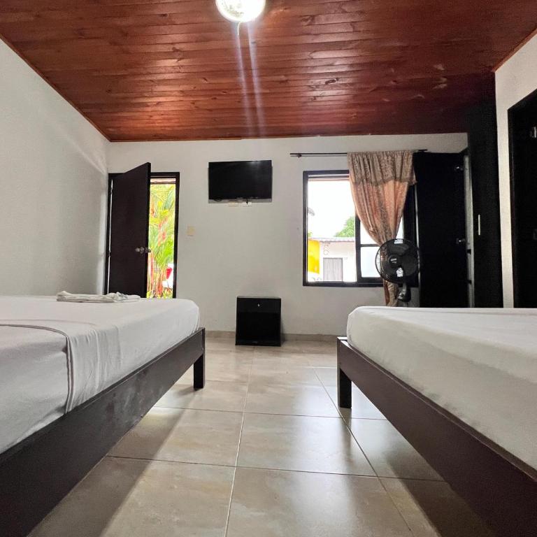Hotel San Pedro - Habitación Cuádruple Estándar - 2