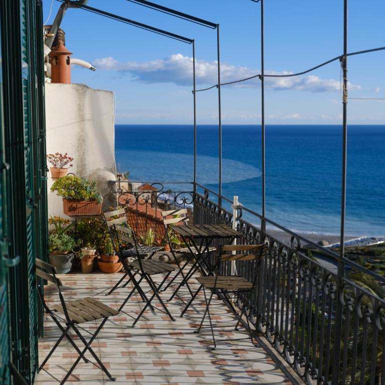 Casa Molinari - Beautiful old town Apartment with panoramic Sea views - Appartamento Standard con 3 Camere da Letto - 4