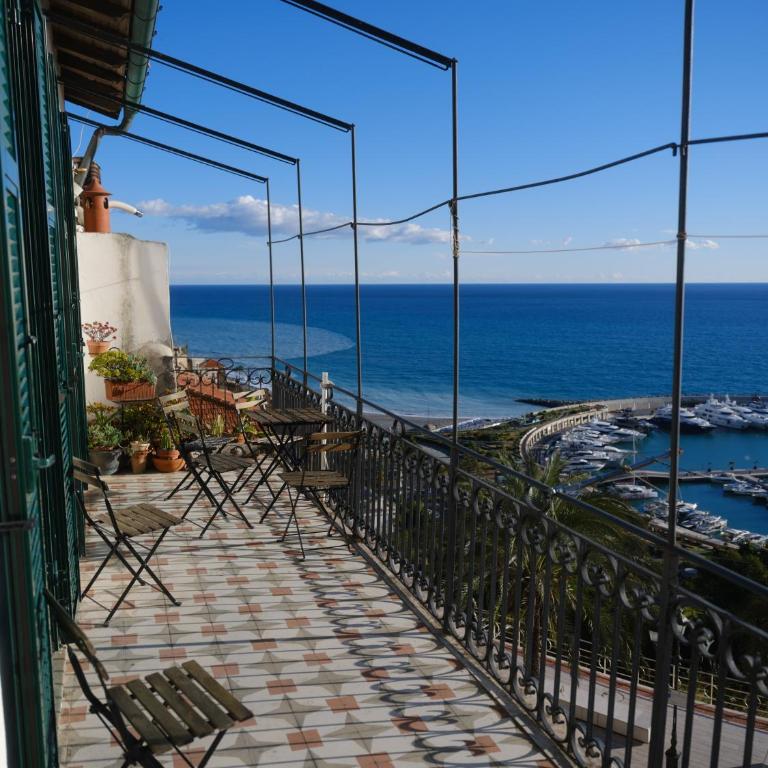 Casa Molinari - Beautiful old town Apartment with panoramic Sea views - Appartamento Standard con 3 Camere da Letto - 1