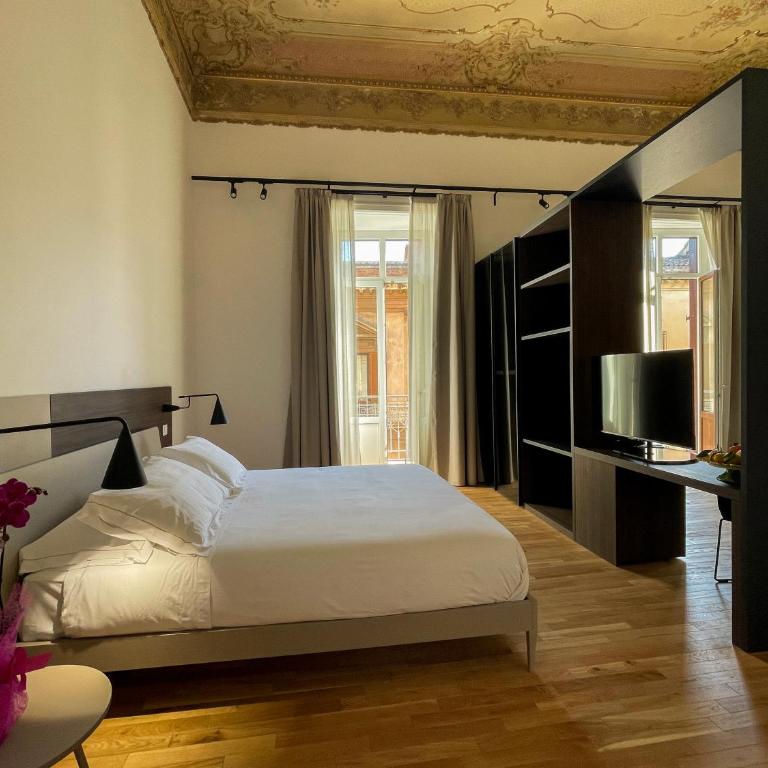 Tambasia rooms, Centro storico,Via Etnea - Deluxe Room (2 Adults + 1 Child) - 3