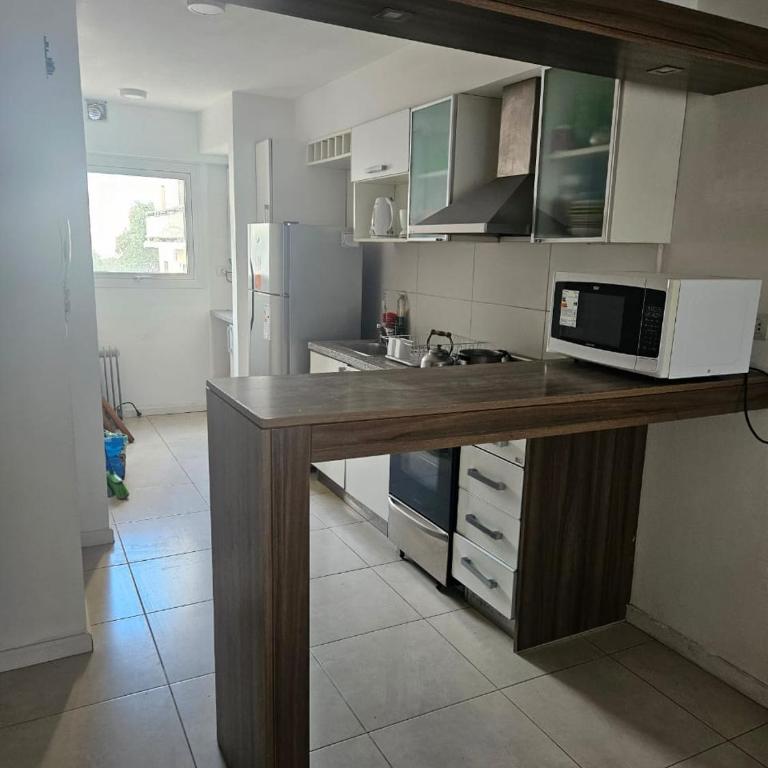 Excelente dos ambientes - Apartamento de 1 dormitorio - 2