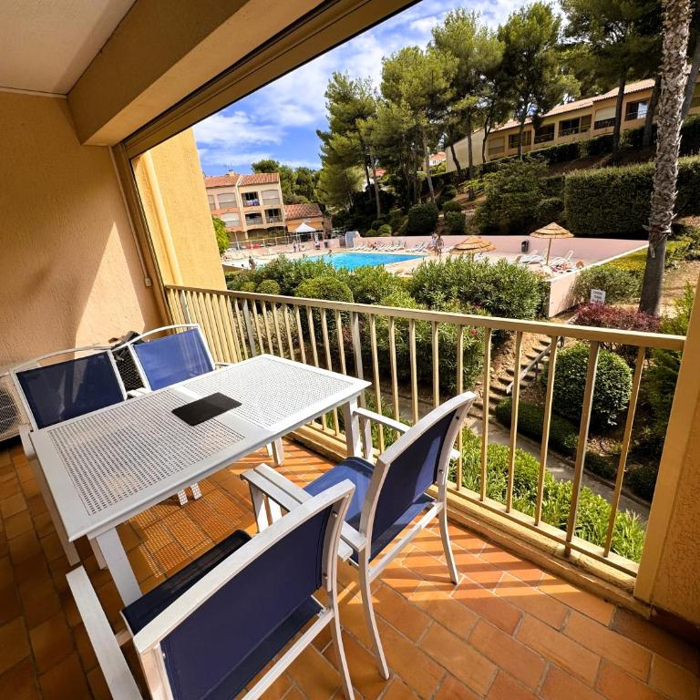 T2 avec piscine et accès privé à la mer - Appartement 1 Chambre - 3