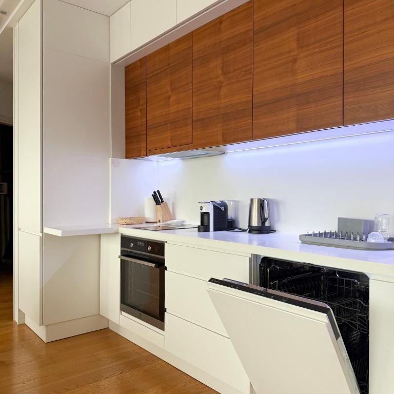 Seaview Apartment - Two-Bedroom Apartment - 3