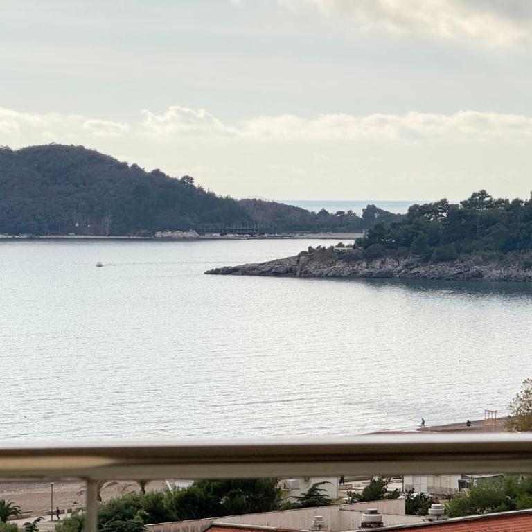 Seaview Apartment - Two-Bedroom Apartment - 16