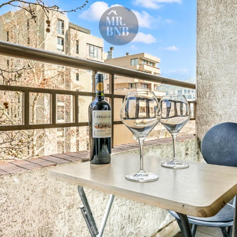 Padre Mariano Apartments by Mr BnB - One-Bedroom Apartment with Terrace - 11