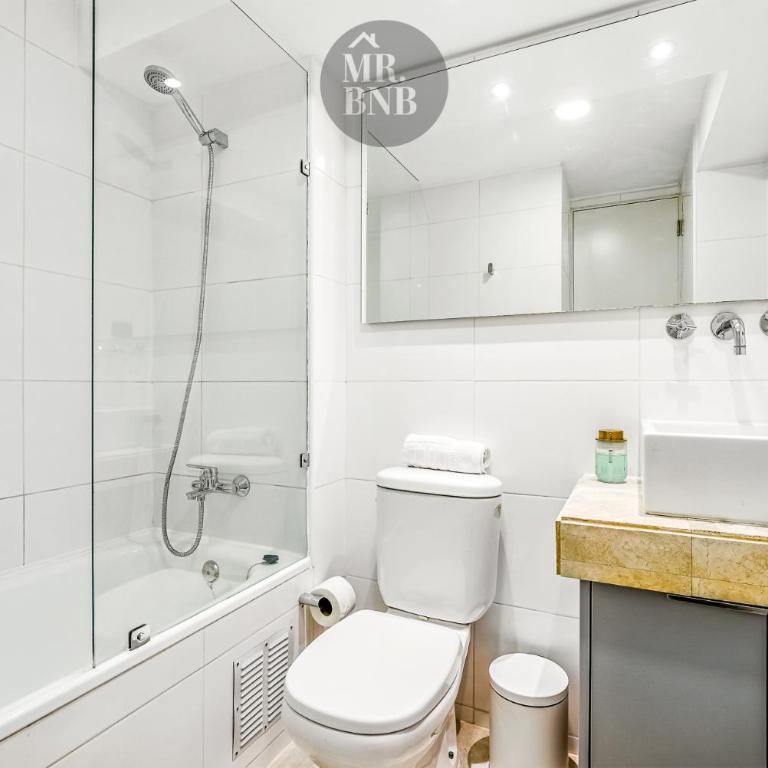 Padre Mariano Apartments by Mr BnB - Two-Bedroom Apartment with Terrace - 8