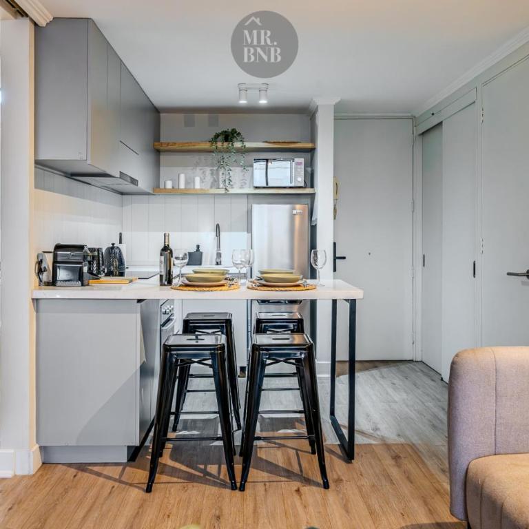 Padre Mariano Apartments by Mr BnB - Two-Bedroom Apartment with Terrace - 14