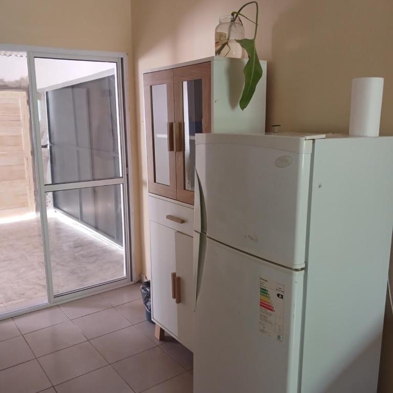 Cómoda y tranquila - Two-Bedroom House - 3