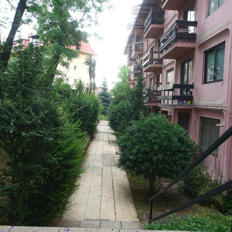 3-room apartment steps from Los Dominicos - Three-Bedroom Apartment - 7
