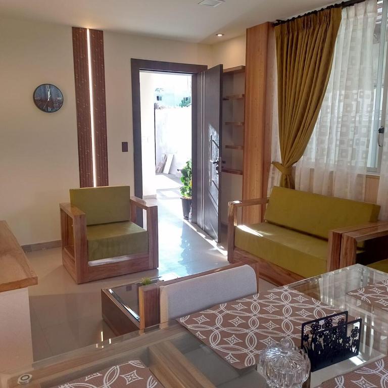 Departamento de 2 dormitorios en la Victoria, cerca de las Universidades con garaje gratis - Two-Bedroom Apartment - 11
