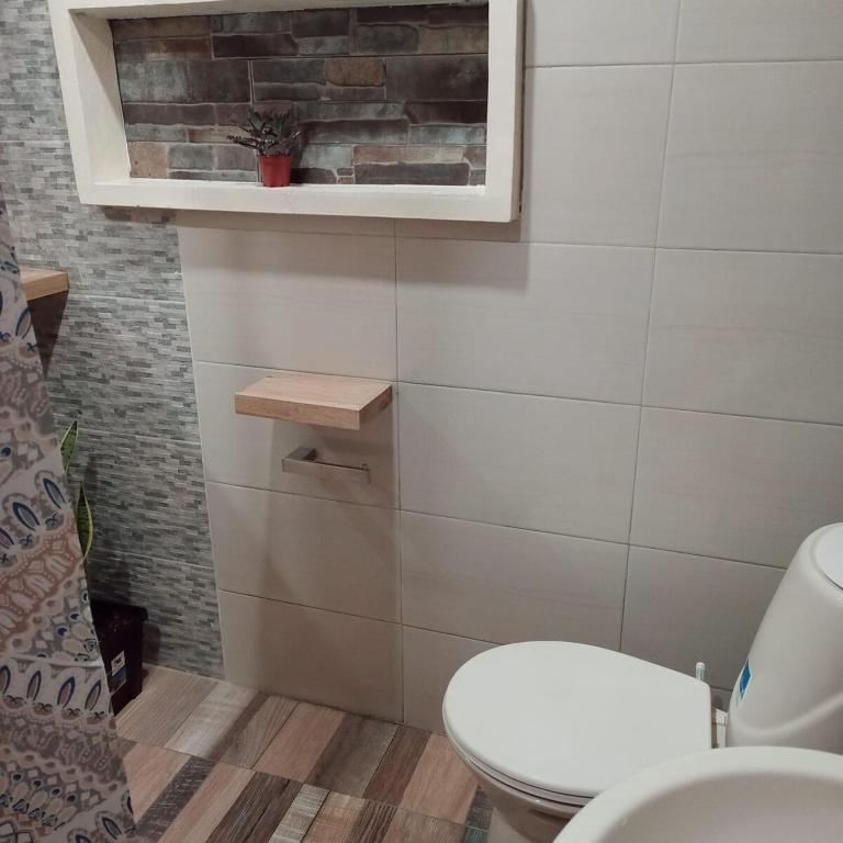 Departamento de 2 dormitorios en la Victoria, cerca de las Universidades con garaje gratis - Two-Bedroom Apartment - 16